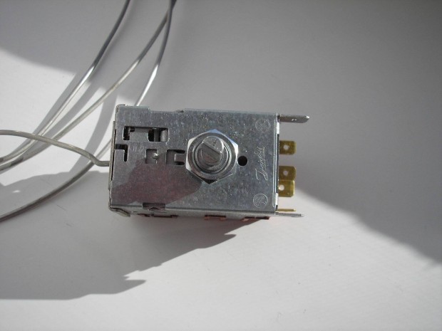 Danfoss BB 077B2343L Electrolux kombi hűtő hőfokszabályzó