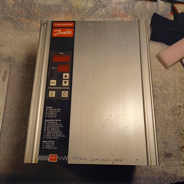 Danfoss VLT 3004 2,2 kw frekvenciavalto elado