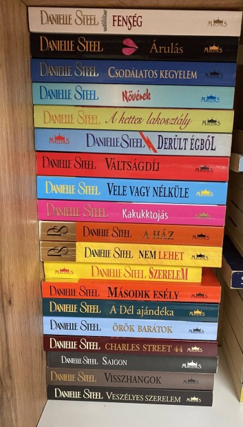 Danielle Steel knyv gyjtemny