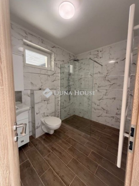 D�nszentmikl�si 71 nm-es h�z elad�