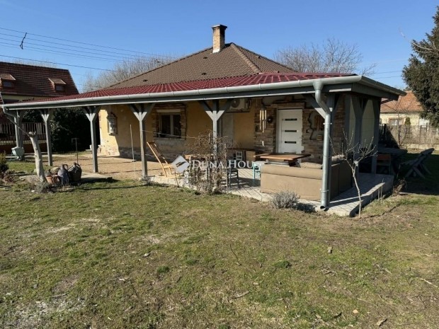 D�nszentmikl�si 77 nm-es h�z elad�