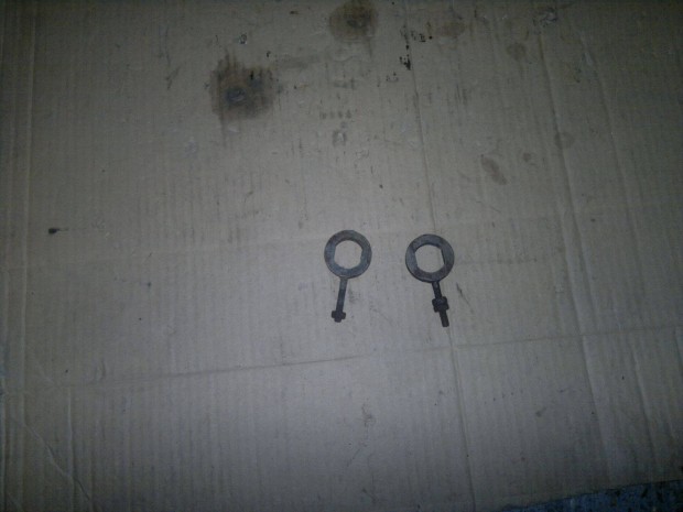 Danuvia 125 l�ncfeszit� p�r