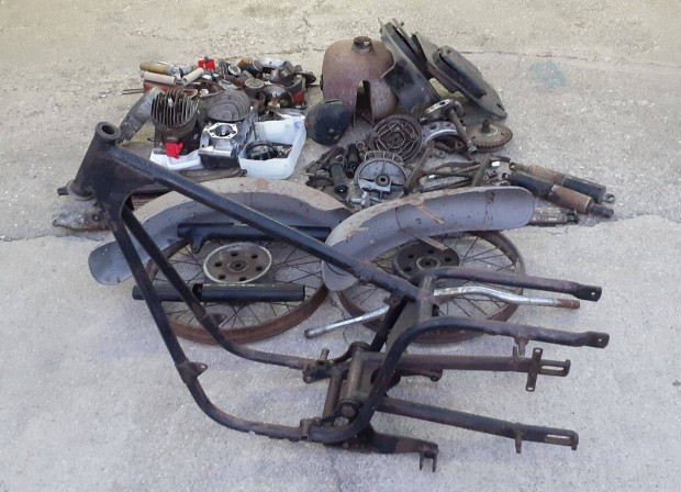 Danuvia 125cm3 motor alkatr�sz elad�