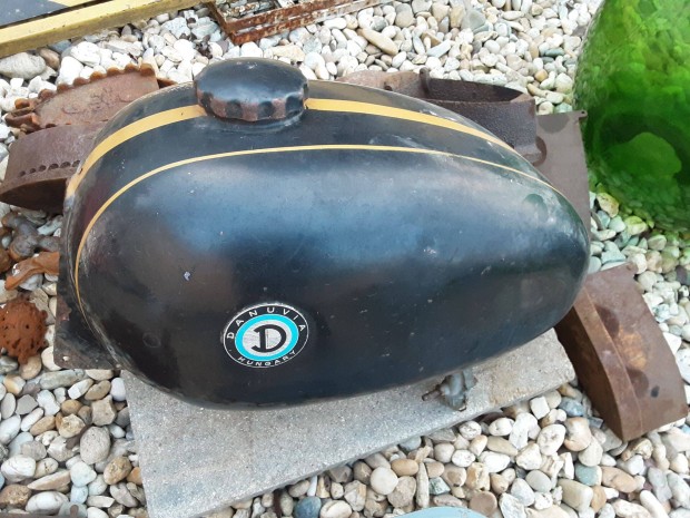 Danuvia tank s�rv�d�