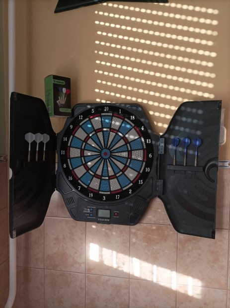 Darts tbla 200 db heggyel elad