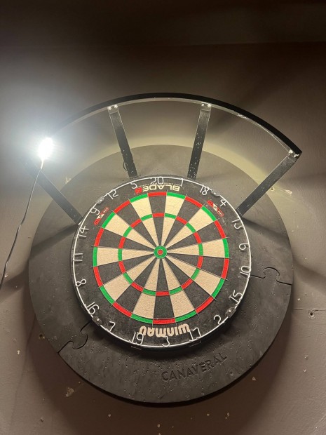 Darts tbla s hozz tartoz eszkzk