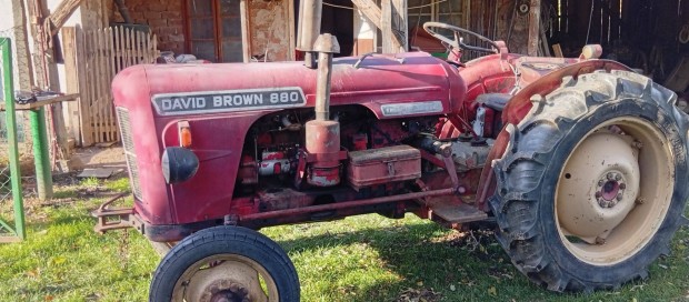 Dawid Brovn 880 traktor