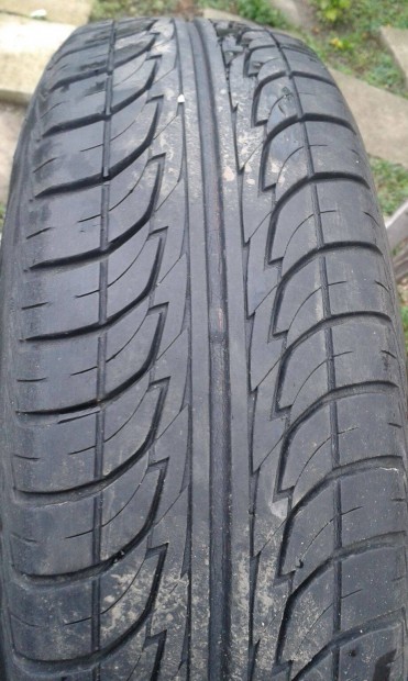 Dayton 165/70x14 gumi elad !