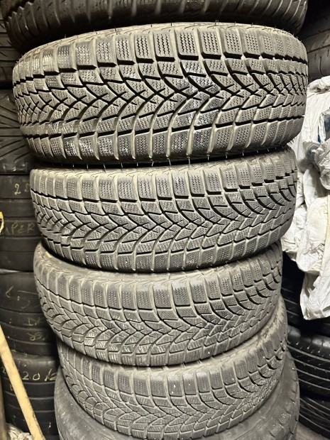 Dayton 185/60 R15" Újszerű Teli Gumi Szett 8,2 mm