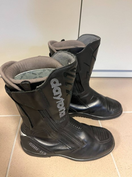 Daytona Travel Star Goretex motoros csizma 41 mretben