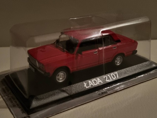 Deagostini 1:43 j bontatlan modell 1/43 Lada 2107