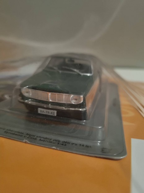 Deagostini 1:43 j bontatlan modell 1/43 Volvo 144