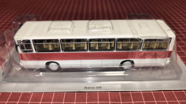 Deagostini Ikarus 256 1:72