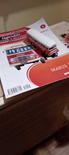 Deagostini Ikarus 311 újsággal eladó