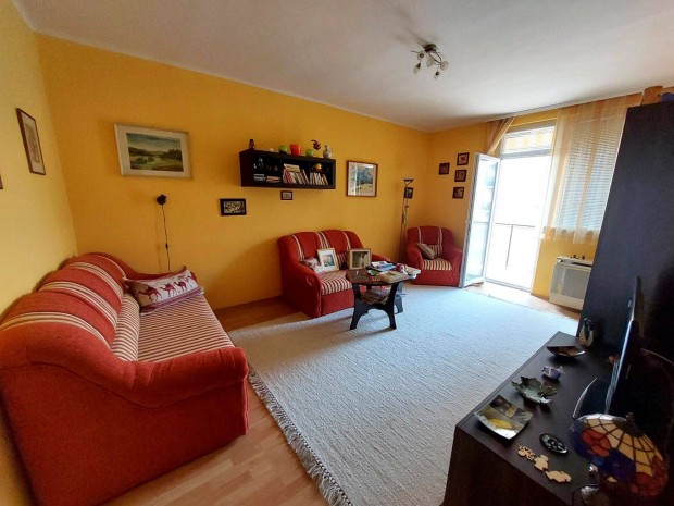 De�k F utc�ban, 1 szoba �tkez�s, nagy ek�lyes t�gla lak�s!