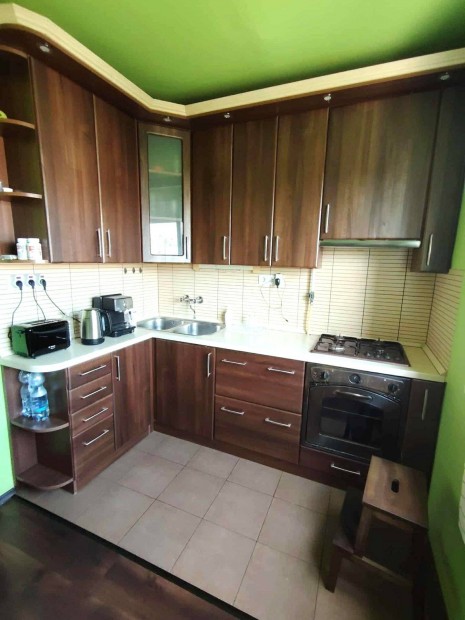 De�k Ferenc utc�ban 1 szoba �tkez�s, nagy erk�lyes lak�s elad�!