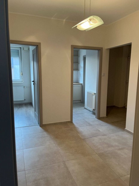 Debrecen Bem t�r 10. kiad� lak�s