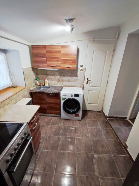 Debrecen Fels� J�zs�n elad�sra kin�lok az Elek u 2 szob�s 47 m2