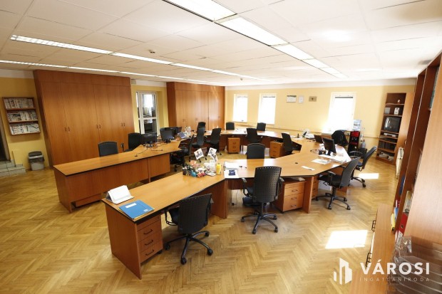 Debrecen Frekvent�lt, Bev�s�rl�k�zpontok K�z�tt L�v� Csarnok