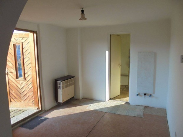 Debrecen Homokkertben 48 m-es, 3 szobás, jogilag rendezett ház eladó!