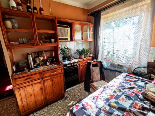 Debrecen Munk�csy Mih�ly u elad� 1966-ban �p�lt, 69 m2, 3 szob�s