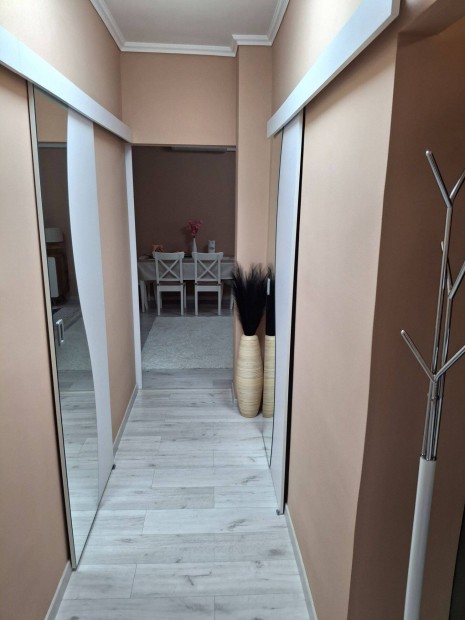 Debrecen Nagyerdei k�rnyezetben 1,5 szob�s 1. Emeleti lak�s