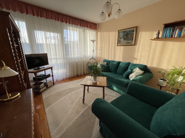 Debrecen Nagyerdő alján eladó lakás