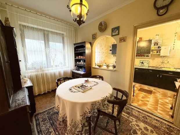 Debrecen Szabads�gtelep | Bels� k�tszintes ikerh�z 70 nm-es szuter�n