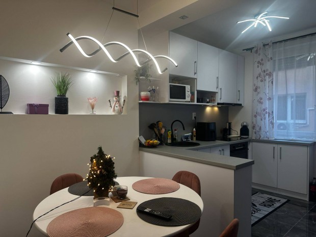 Debrecen �jkertben 2 szob�s teljesen fel�j�tott lak�s elad�!