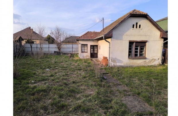 Debrecen V�mosp�rcsi �ton telek elad�!