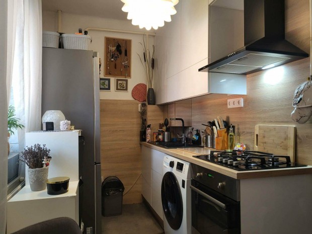 Debrecen, 2+1 szob�s t�gla lak�s elad� f�ldszinten,�j g�z kaz�nnal