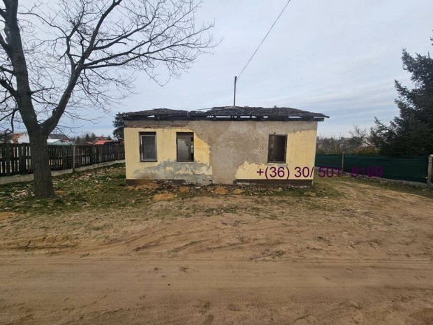 Debrecen, Bayk Andr�s-kertben 742 m2-es telek elad�