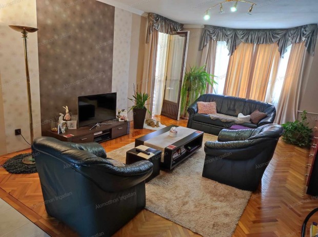 Debrecen- Belvárosban, 3 szoba+nappali, nagy étkező  mediterrán