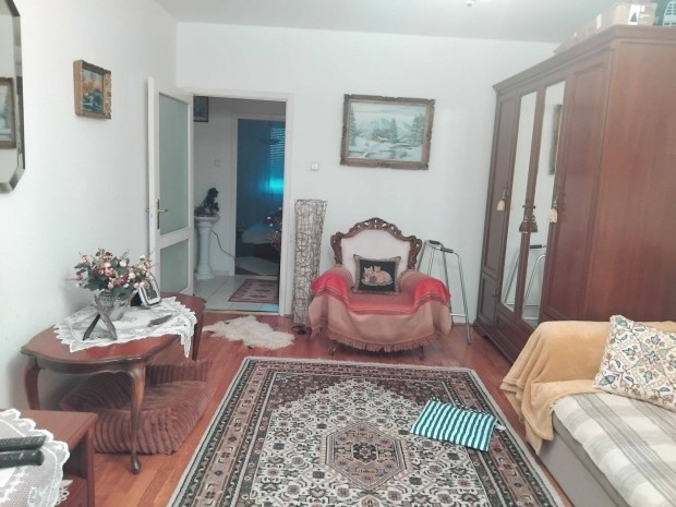 Debrecen, Der�k utca, 65 nm-es panellak�s elad�!