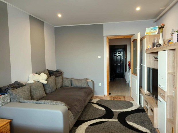 Debrecen, Egyetem k�zel, fel�j�tott 3 nagy szob�s lak�s elad�