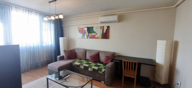 Debrecen, G�rgey utca / t�rsash�zi lak�s / panel / 2 szoba / 51 m