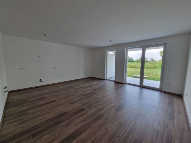 Debrecen, HATVAN UTCAI kertben, MODERN, 118 m2-es, sorhz, SAJT