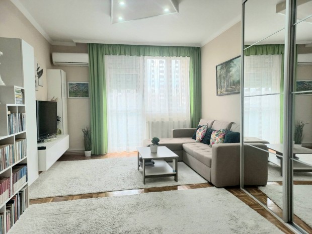 Debrecen, Libakerti lak�s b�torozva elad� 