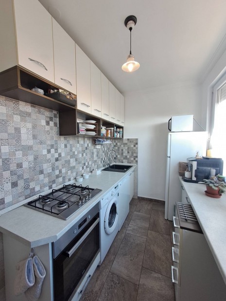 Debrecen, Sestakert 56 m-es, 3 szob�s, cs�sztatott zsalus t�rsash�z