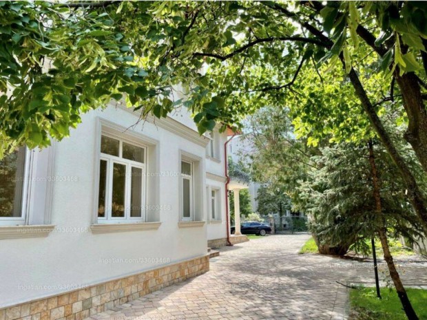 Debrecen, Sestakertben 700 nm- es villa plet elad