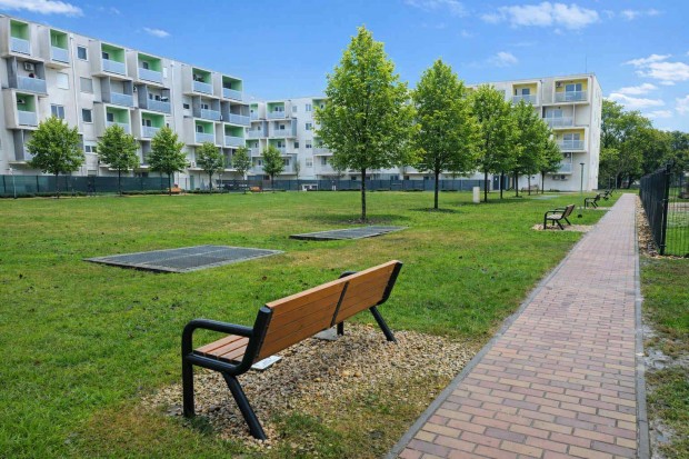 Debrecen, kert kapcsolatos, �jszer� lak�s elad� ak�r b�torozva