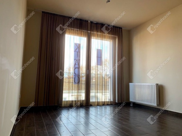 Debrecen belv�ros k�zeli lak�s �zlethelyis�gnek kiad�