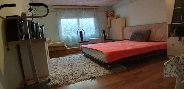 Debrecen vonzáskörzetében, Ebesen, egyszintes hőszigetelt ház eladó