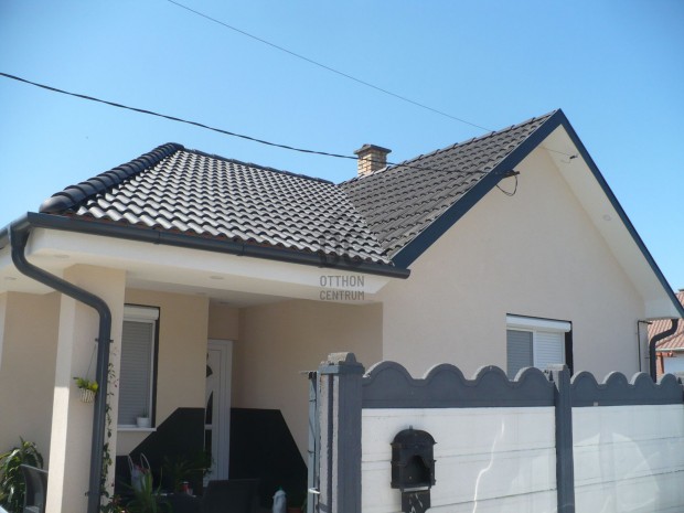 Debrecen vonz�sk�rzet�ben �jszer� csal�di h�z elad�