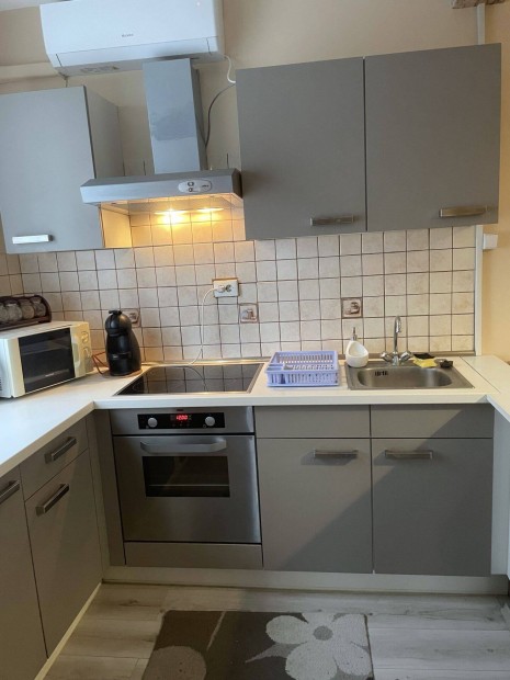 Debrecenben, T�c�skertben, 54nm-es, j� �llapot�, erk�lyes lak�s!