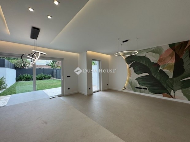 Debreceni 120 nm-es h�z elad�