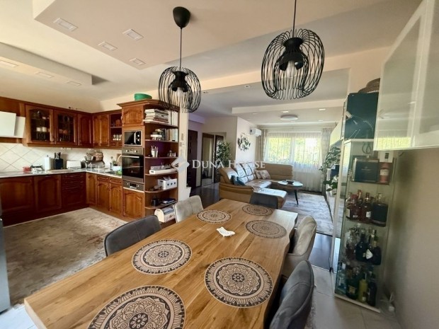 Debreceni 173 nm-es h�z elad�