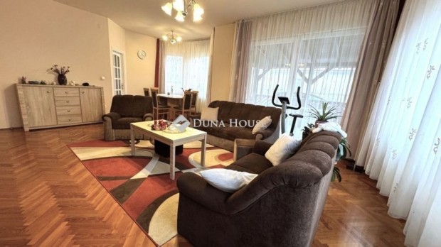 Debreceni 263 nm-es h�z elad�