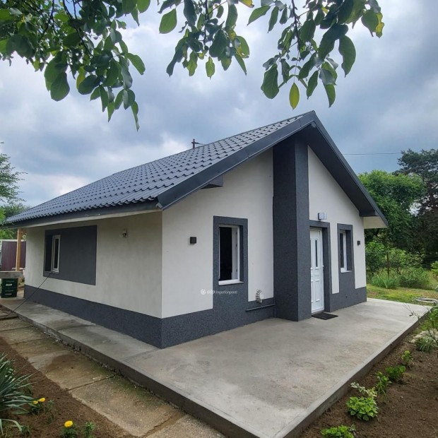 Debreceni 49 nm-es h�z elad�