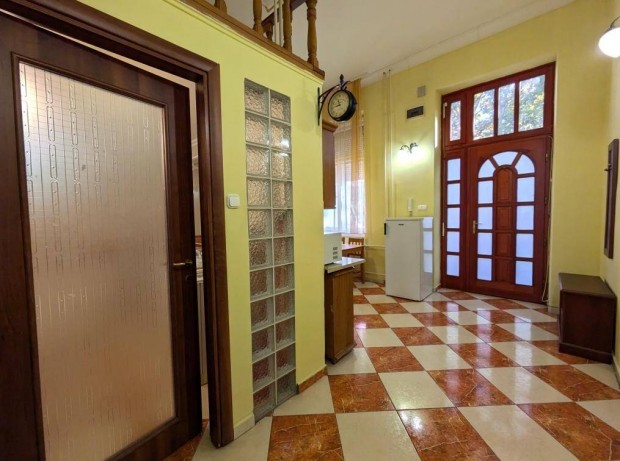 Debreceni 52 nm-es lak�s kiad� #4825207